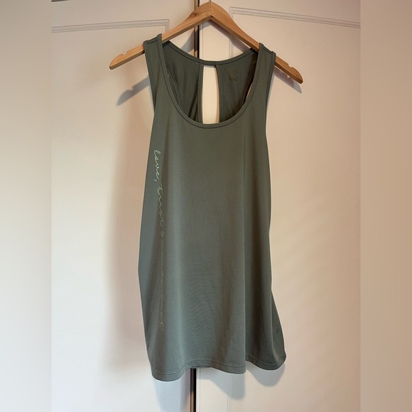Gaiam Women’s Green Sleeveless Workout Tank - Picture 1 of 4